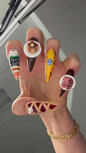 Eliana Kalogeras: Nuevas Uñas con Estilo