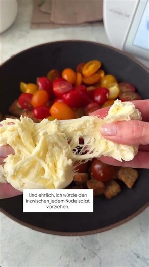 🥗 Better than pasta salad! Crispy tomato, mozzarella, and bread salad | Thermomix® recipe