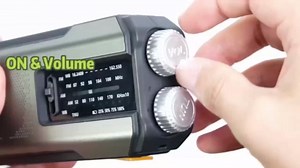 Upgraded Emergency Radio Hand Crank Solar, AM/FM/SW NOAA Weather Radio with SOS Alarm & Flashlight for Outdoor Indoor Camping Emergencies New 2000mah Hand-Crank/Solar Radios USB Charged(Green*1)