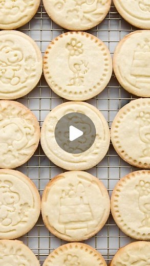amy h. on Instagram: "a little springtime makeover for these snoopy sandwiches i’m sure you’re so familiar with by now ~ classic shortbread with a wee bit of lemon zest, raspberry chocolate ganache, and lemon curd 🌷 #bakefromscratch #shortbread #cookiedecorating #cookiecutters #snoopy"