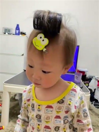 ママのメイクのマネ #キッズ #ほっこり #可愛い #子育て #日常 #爆笑 #癒し #育児