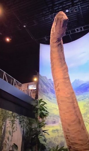 Brachiosaurus at the Jurassic World Experience #jurassicworld