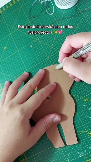 Cómo bordar muñecos de fieltro: Guía paso a paso