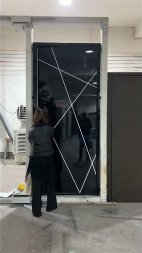 Factory Customize Stainless Steel Security Black Mirror Pivot Doors