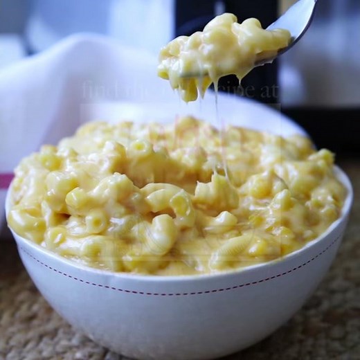 Slow Cooker Macaroni Corn Casserole