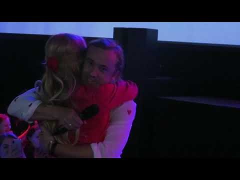 Tom Felton breaks security rules to comfort a fan - DCC 23-03-'19