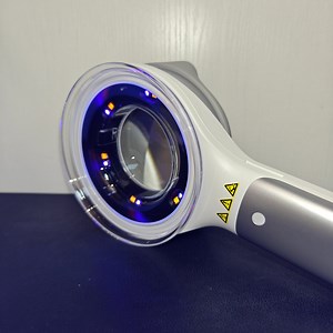 [Hot Item] Portable Medical 365nm Woods Lamp for Skin Analysis