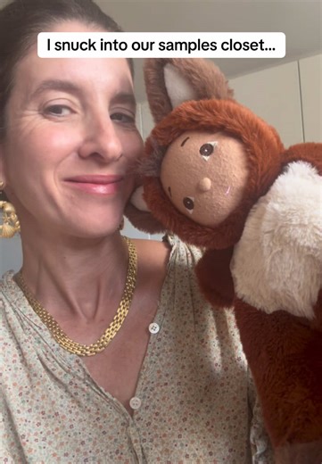 Sneaking some snugs with the first handful of Cozy Day Dinkums… Little smooshy faces, all hopeful and curious- little floppy bodies, flouffy (is that a word? It should be) tails. Just love them so much. Can’t wait for you to meet them all soon very soon! Xx Chloe #plushies #plush #toys #dinkumdoll #comingsoon