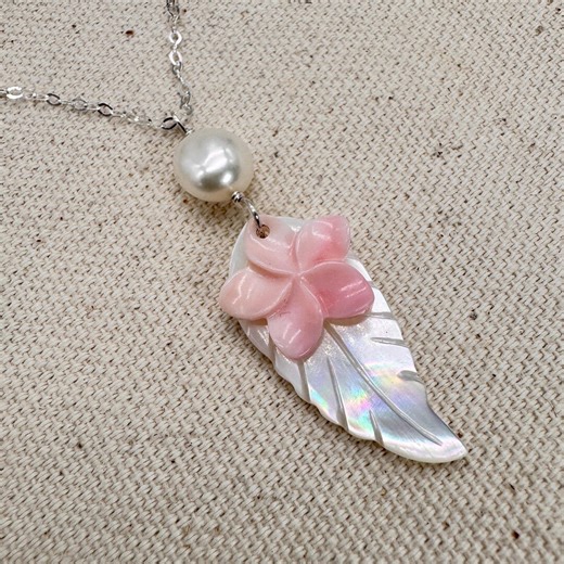 Pink Queen Conch Shell Plumeria Necklace: Pink Flower, White Leaf, Freshwater Pearl - Etsy