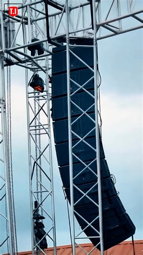 2.6K views · 29 reactions | T.I LA-2122 Dual 12" 2-Way Line Array...