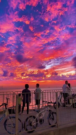 Captivating Purple Sunset in Italy: Be the First to Share the Beauty