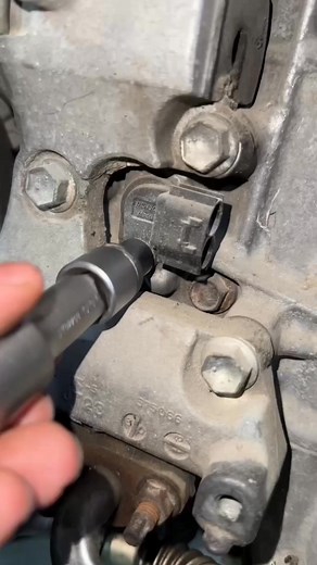 Engine Speed Sensor CrankshaftPosition Sensor crankshaftsensor speedsensor sensor oil endjdiy #engine | Elektronvisa 7273 | Facebook