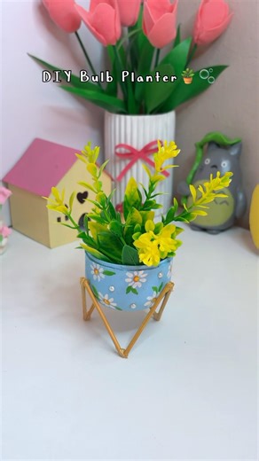 DIY Bulb Planter Room Decor #diy #shortsfeed #artandcraft #homedecor #craft #shorts #roomdecor #cute