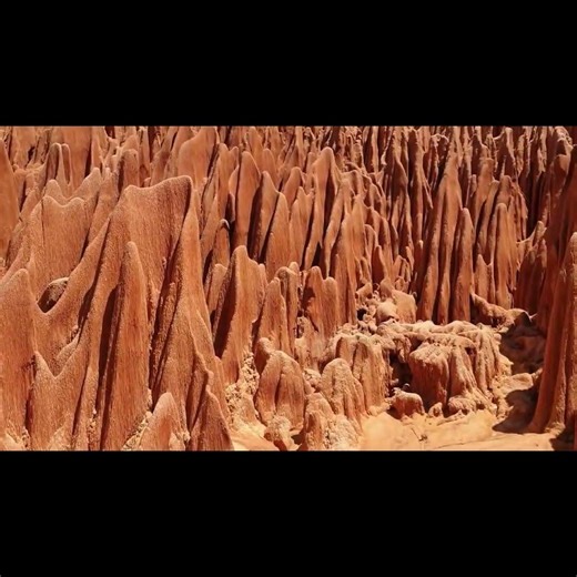 Les Tsingy Rouges, situés près de Antsiranana, sont des formations naturelles