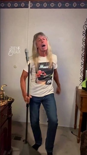 A little Billy Swan "I Can Help" #joeybreaux #classic #karaoke #coversong