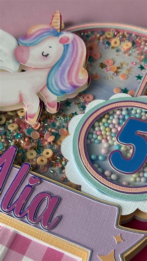 Caketopper hack alert! 👀 Here’s how I add a removable stick so your cake topper can serve double duty ♻️ This insert lets you take the stick on and off so your topper can shine on the cake and live on as a keepsake ✨ • • • • • • • • • ——— #caketopper #shakertopper #shakertopperlove #partydecor #cakesofinstagram #caketopperideas #customcaketopper #craftingcommunity #handmadewithlove #handmadebusiness #smallbusinesslove #craftycreations4u #makersgonnamake #thenetherlands #europe #dutchsmallbusine