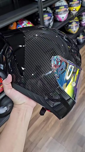 Soman Carbon Texture: The Future of Helmets