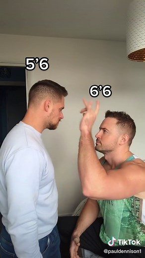 Tall Gay Couple: Hilarious Reactions Await! 🙄😂