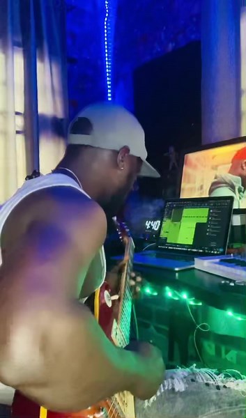 209 reactions · 31 comments | Making a guitar loop in Studio One 6 𢡄. Any producer interested in flipping this, hit me up PreSonus #musician #guitarist #producer #studioone6 | Sam Xhri6 | Facebook