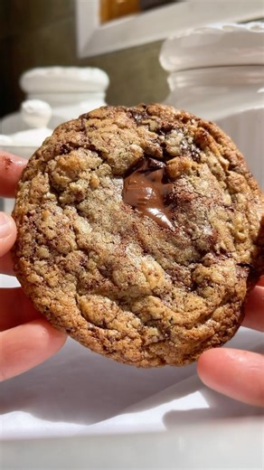 cozycookingchris on Instagram: "My Grandmother Viral Decadent Kahlua Brown Butter Chocolate Chip Cookies Ingredients: - 220g Brown Sugar - 50g Caster Sugar - 240g Butter (will give you 200g of Brown Butter (I used Danish Creamery for a premium buttery flavor) - 20g Kahlua - 2 Eggs (room temperature) - 3/4 tsp Baking Soda - 1 tsp Baking Powder - 1 tsp Cornstarch - 220g All-Purpose Flour - 360g Chopped Dark Chocolate (at least 64% cacao) Instructions: 0. Cook the butter until it starts to create t