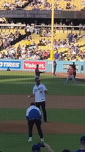 🎶Welcome to the jungle 🎶 ⚾Game over🔥 Dodgers mark 20th anniversary of 84 saves streak With "Welcome to the Jungle" blaring like the old days, Éric Gagné took the mound and fired a strike Wednesday night on the 20th anniversary of recording his 84th consecutive save for the Los Angeles Dodgers. "Every time I step on this field, it's like a church to me," he said. "It's my office on top of that little mound and walking in here with all the history -- the Tommy Lasordas, the Don Drysdales, the S