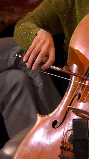 Met de ‘Bohemian Rhapsody’ als opera gingen wij het jaar uit. 🥂 Heel erg bedankt voor het kijken! 👉 Stream alle afleveringen van de Top 2000 a Gogo op NPO Start Muzikanten: Ana-Carmen Balestra, Michael Wilmering, Jorian van Nee & Florianne Remme | Top 2000 a gogo