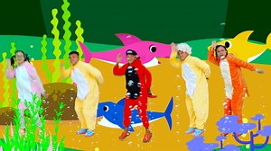 161K views · 1.4K reactions | Learn colors with Balloons ! Kids and daddy have fun playtime with color song ! | Awesome For Kids | Facebook