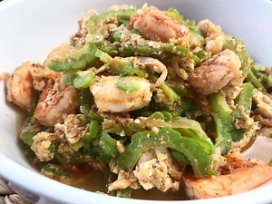 100K views | Ginisang Ampalaya at Hipon is a delicious bitter melon Filipino dish. Easy Recipe here - https://lolakusinera.com/ginisang-ampalaya-at-hipon/ | Lola Kusinera | Facebook