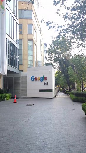 ¿Quieres aprender de IA y ciberseguridad sin pagar? Google lo hizo posible 🤓 Además de ser un evento virtual te darán acceso a cursos gratis 👀 Link: https://forms.gle/9SZKdnwyHPqkNKm36 (igual lo encuentras en el link de mi perfil) #tech #tecnologia #cursosgratis #ia #ciberseguridad