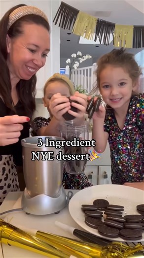 Three-ingredient Oreo truffles that are perfect for New Year’s Eve! #treats #simple #recipe | At Home With Shannon