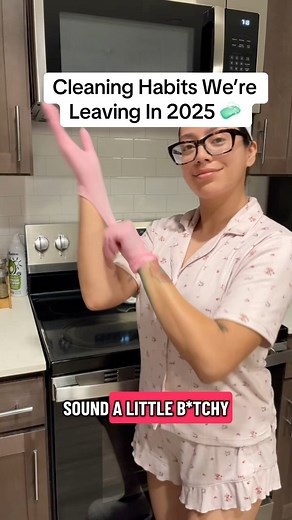740K views · 8.8K reactions | Let’s clean my kitchen 識 #cleantok #cleaningtiktok #cleantok101 #HouseCleaning #housecleaner #cleaninglady #cleaningbusiness #cleaningbusinessowner #cleaningtips #cleaninghacks #cleanwithme #cleaningmotivation #deepcleaning #deepclean | Clean With Carly | Facebook