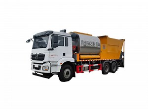 [Hot Item] Shacman Synchronous Asphalt Gravel Chip Sealer Truck 6m3 Road Asphalt Concrete Spreader Truck Price for Sale