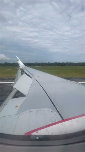 Frontier airbus a320 landing