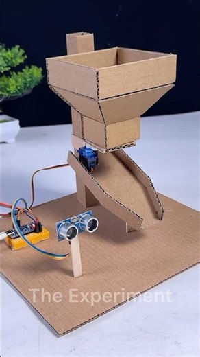 Automatic Feeder machine using Arduino #dcmotor #youtubeshorts #motor #arduino #experiment #diy