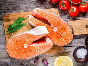 How to Tell if Salmon Is Bad: 6 Essential Signs