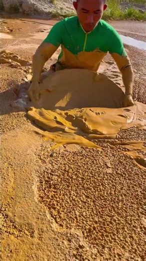 Mud Explosion Challenge 😱 Giant Clay Bubble Burst! Satisfying Mud Play #viralshort