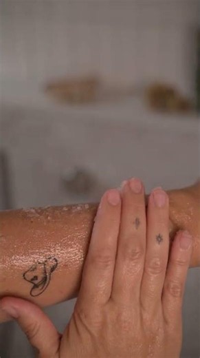 How to Use Magnesium Exfoliating Body Scrub | Spa-Style Shower Routine at Home