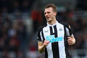 What happened to Dan Burn's finger? Newcastle man's fence accident explained