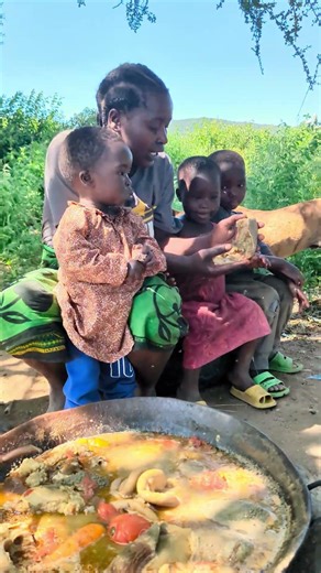 #primitivecooking #lifeisbutadream #africantribe #allahﷻallahﷻ #hadzatribe