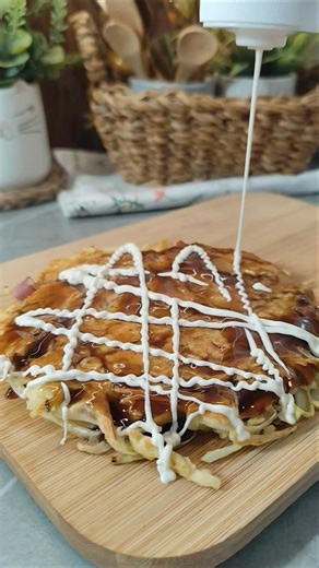 El plato japonés que NO es sushi. Okonomiyaki 🥢