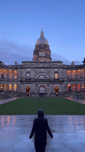 Exploring the University of Edinburgh Campus with Emma