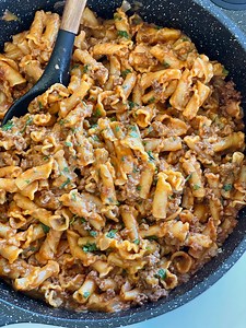 5.6M views · 1.9K reactions | One Pot Cheeseburger Pasta (Homemade Hamburger Helper) | Food Dolls | Facebook