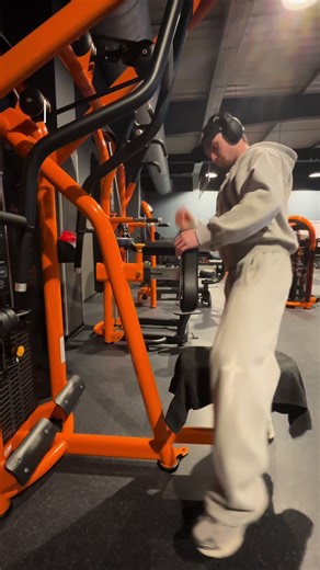 La rowing machine de basic fit! #musculation #tuto #motivation #dos #basicfit