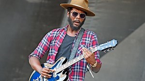 4 guitar tricks you can learn from Gary Clark Jr.