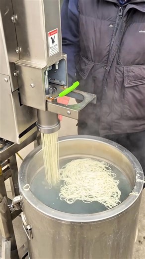 9.8K views · 28 reactions | #Automatic Ramen Machine #Fully Automatic Ramen Machine #Ramen Machine Equipment Vertical Semi-Automatic Ramen Machine, 300 bowls of noodles per hour, ... Unfold | Noodle Machine | Facebook