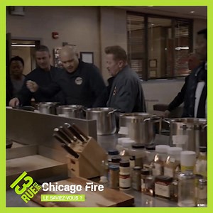 Le saviez-vous ? 🤔 Certaines scènes de Chicago Fire qui se déroulent dans la cuisine sont tournées dans une véritable caserne ! Alors, est-ce que vous étiez au courant ? 🤭 | Universal France