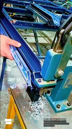 Precision Aluminum Profile Cutting – Industrial Press Forming Process