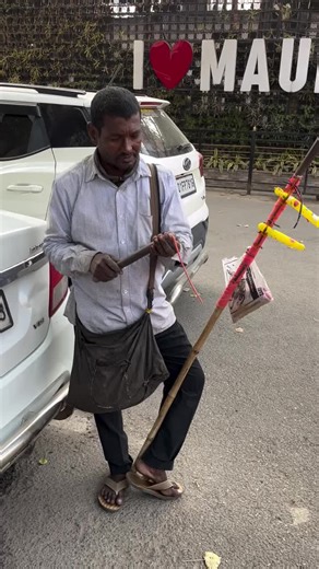 Creating a Balloon Bicycle in Mumbai