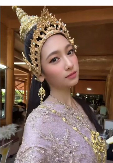 รัศมีจันทร์ #มิ้งอพิชญ์ชญาณ์ #รัศมีจันทร์ ━━━━━━༻᯽༺━━━━━━ IG : @iuxg3t ━━━━━━༻᯽༺━━━━━━ 📺 #เดชอสูรขันแก้วนพเก้า ช่อง 7HD กด 35 📲 ดูย้อนหลังครบทุกตอนที่ YouTube: Samsearn Official และ Facebook: Samsearn Original ✨ เบื้องหลังฟิตติ้ง–บวงสรวง–งานสร้าง สุดประณีตทุกขั้นตอน เฉพาะ สมาชิกสามเศียร เท่านั้น! 👉 รับชมได้ที่ YouTube และ Facebook Samsearn (เฉพาะสมาชิก) 🔔 สมัครง่ายเพียง 35 บาท/เดือน 📱 Android: สมัครได้ในแอป YouTube ช่องสามเศียร 🍎 iOS: เปิด Safari หรือ Google ค้นหา “ช่องสามเศียร YouTube” แล