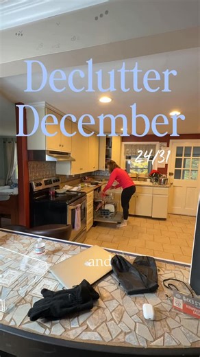 Dana Litz on Instagram: "So you want to declutter & live a more minimalist life but the people in your life don’t? Well, this one’s for you 💗 Comment ‘newsletter’ to join my free newsletter & get occasional emails about making minimal moves to improve your life! - #declutter #declutterdecember #minimalmoves #minimalismjourney"